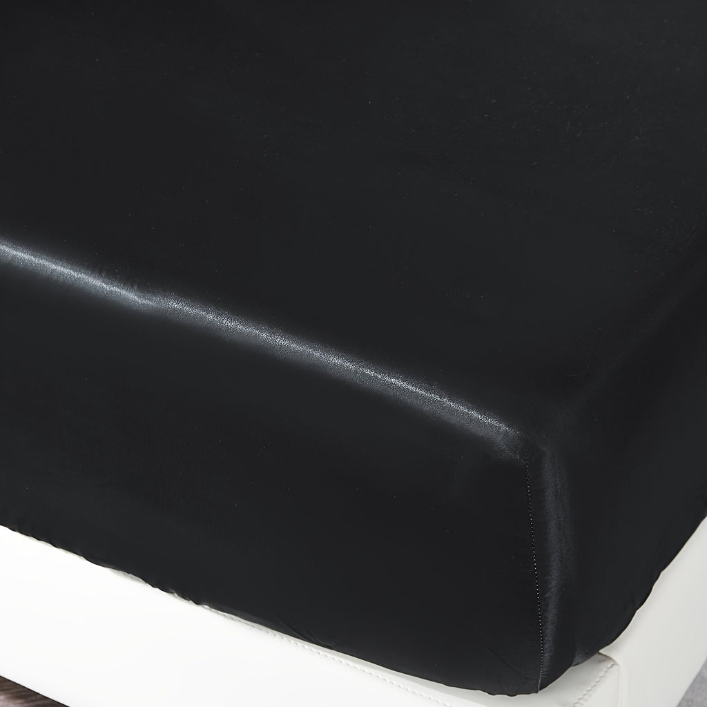 This 4pcs Satin Bed Sheet Set Includes One Fitted Sheet, One Flat Sheet, And Two Pillowcases Without Inserts. The Solid Color Showcases a Simple And Elegant Design That Never Goes Out of Style. Made from Polyester, The Fabric